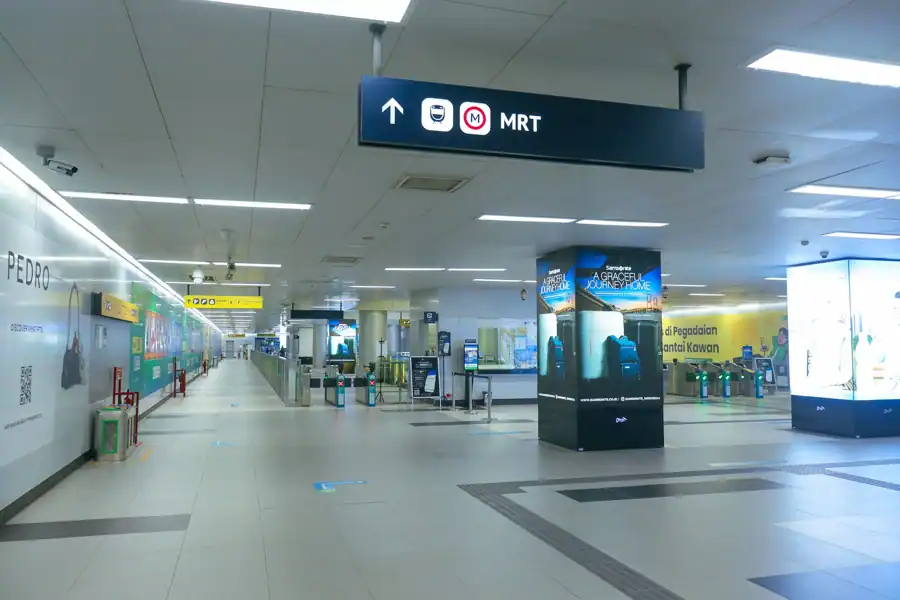 6 pax Apt Linked to MRT Ikea, 1Utama, Curve