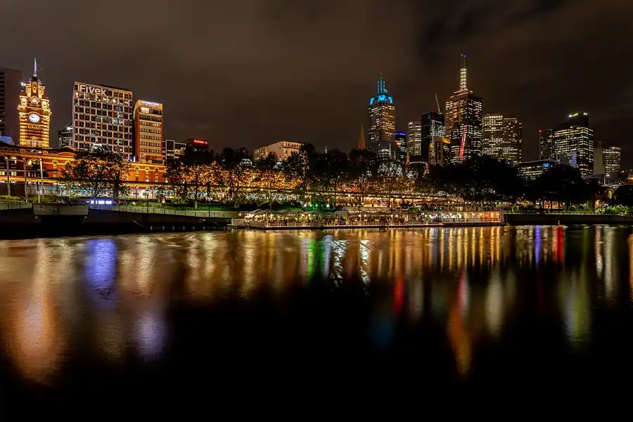 2 Bed in Old Heritage Brewery near Melbourne CBD